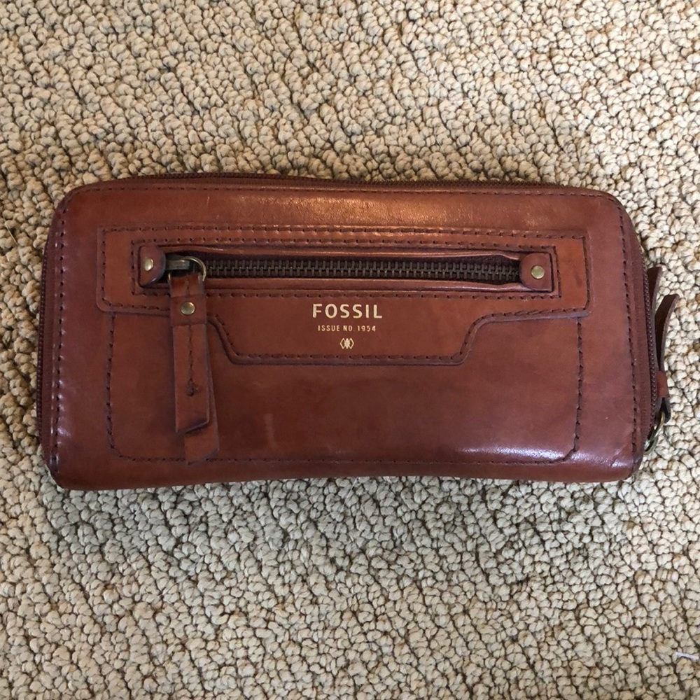 Brown leather Fossil wallet